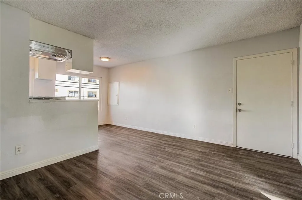 2122 E 10th Street, Long Beach, California 90804 home-pic-45